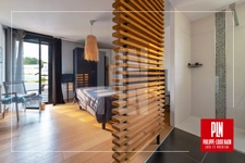 MAISON D'ARCHITECTE DE 5 CHAMBRES AVEC GRANDS VOLUMES ET JARDIN EXOTIQUE 