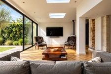 SUPERBE MAISON RÉNOVÉE DE 6 CHAMBRES AVEC GARAGE !