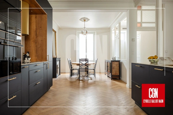Une Mancelle familiale d’exception de 6 chambres, entre élégance et art de vivre. 