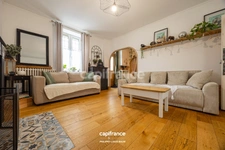 SUPERBE DEMEURE RÉNOVÉE AVEC 5 CHAMBRES, UN DOUBLE GARAGE ET UNE PISCINE !