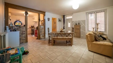 ENSEMBLE DE 6 LOGEMENTS LOCATIFS – REVENUS DE 43080€ / AN – À 12 MINUTES DU MANS