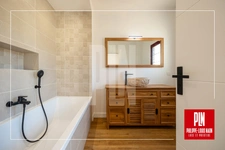 SUPERB CONTEMPORARY HOUSE WITH 6 BEDROOMS ALL ON ONE LEVEL