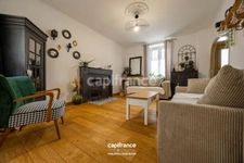SUPERBE DEMEURE RÉNOVÉE AVEC 5 CHAMBRES, UN DOUBLE GARAGE ET UNE PISCINE !