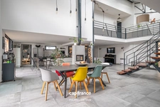LOFT ENTIEREMENT RÉNOVÉ