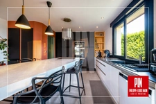 MAISON D'ARCHITECTE DE 5 CHAMBRES AVEC GRANDS VOLUMES ET JARDIN EXOTIQUE 