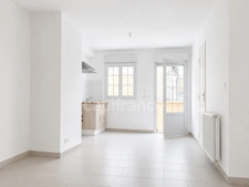 SITUÉ À 10 MINUTES DU MANS - Appartement 2 pièces de plain-pied rénové avec une place de stationnement
