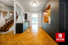SUPERBE MAISON RÉNOVÉE DE 6 CHAMBRES AVEC GARAGE !
