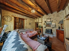SOUS OFFRE ! RARE INVESTISSEMENT LOCATIF – Immeuble de rapport au cœur de FOURCÈS, l'un des Plus Beaux Villages de France