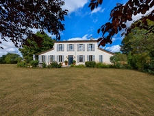 Maison de maître du XIXᵉ siècle entièrement rénovée — 262 m² sur 2 hectares — Eauze