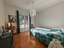 EN EXCLUSIVITÉ – MAISON DE PLAIN-PIED AVEC TERRASSE ET GRAND TERRAIN ARBORÉ