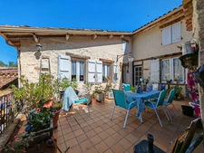 INVESTISSEMENT LOCATIF RARE – Immeuble de rapport au cœur de FOURCÈS, l'un des Plus Beaux Villages de France