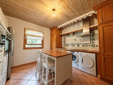 EAUZE CENTRE-VILLE – Maison avec deux logements, piscine, garages et terrain