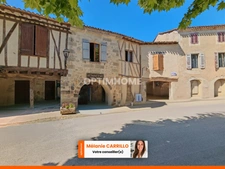 RARE INVESTISSEMENT LOCATIF – Immeuble de rapport au cœur de FOURCÈS, l'un des Plus Beaux Villages de France