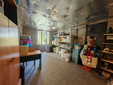 EN EXCLUSIVITÉ – MAISON DE PLAIN-PIED AVEC TERRASSE ET GRAND TERRAIN ARBORÉ