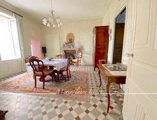 Dpt Deux Sèvres (79), à vendre NUEIL LES AUBIERS maison bourgeoise de 222 m² + dépendances et terrain de 1 041 m² 