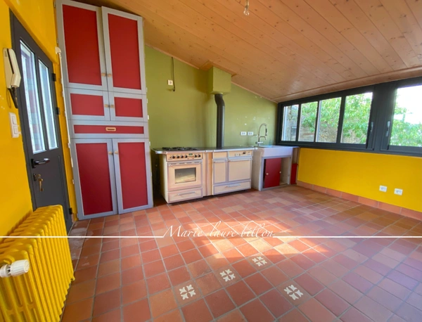 Maison à vendre 4 pièces CHALLANS (85), Maison de ville en pierre, au coeur de Challans, terrasse et jardin de ville