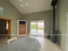 House for sale, 5 rooms, single storey, 3 bedrooms + office, built in 1998, with 3 garages, 1345 m2 enclosed plot