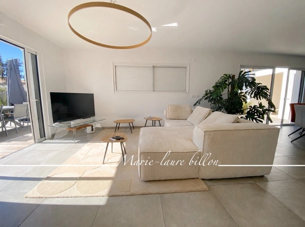 Maison à vendre 4 pièces SAINT GILLES CROIX DE VIE (85), maison de 2025, 3 chambres, garage et jardin clos et paysagé  