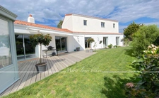 Maison à vendre 7 pièces SAINT GILLES CROIX DE VIE (85), maison de type 7+véranda+piscine, parcelle de 1550 m2.