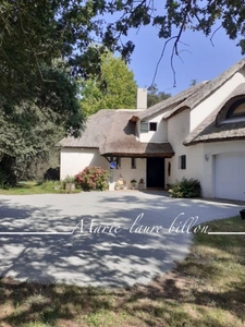 House for sale 6 rooms NOTRE DAME DE RIEZ (85), 200 m2 living space, 4960 m2 of land, swimming pool and annexes