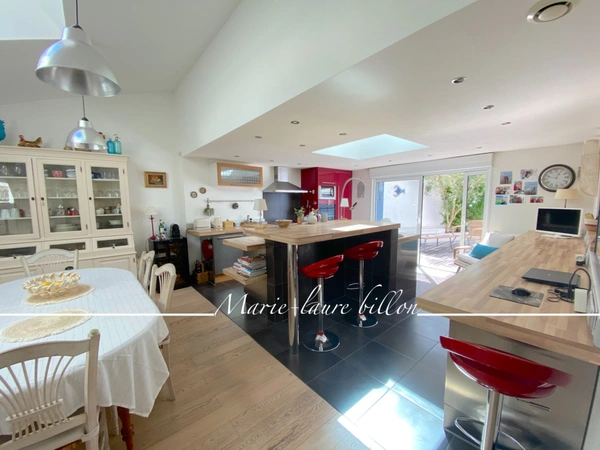 Maison de type 6 à vendre sur SAINT GILLES CROIX DE VIE (85), Maison de ville avec terrasse et garage