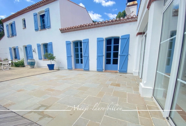 Maison à vendre 7 pièces CHALLANS (85), maison 4 chambres avec véranda, espace détente +piscine, terrain clos de 4730 m2.
