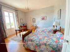 Dpt Deux Sèvres (79), à vendre NUEIL LES AUBIERS maison bourgeoise de 222 m² + dépendances et terrain de 1 041 m² 