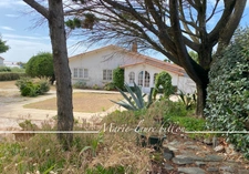 House for sale P8 BRETIGNOLLES SUR MER (85), property complex SEA VIEW, 2 Basque houses on 1,173 m².