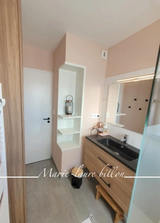 Appartement à vendre 3 pièces SAINT GILLES CROIX DE VIE (85), appartement 2 chambres avec vue rivière, une cave et un garage