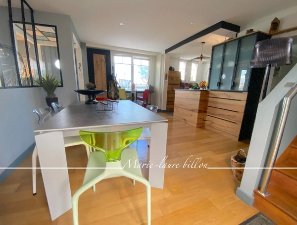 Maison à vendre 6 pièces SAINT GILLES CROIX DE VIE (85) grande maison familiale vue rivière T6 avec garage et sa cour aménagée