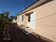 Maison avec dépendance, cave à vin et terrain clos de 1 737 m² à Pineuilh (33)