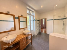 Maison atypique de 9 chambres et 6 salles de bain à Pineuilh 33