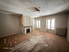 Immeuble avec local commercial À RÉNOVER situé à SAINTE FOY LA GRANDE (33)