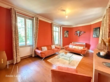 Maison atypique de 9 chambres et 6 salles de bain à Pineuilh 33