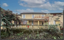 Maison de ville en pierre avec jardin et second logement à vendre 13 pièces à VILLEFRANCHE DE LONCHAT (24)
