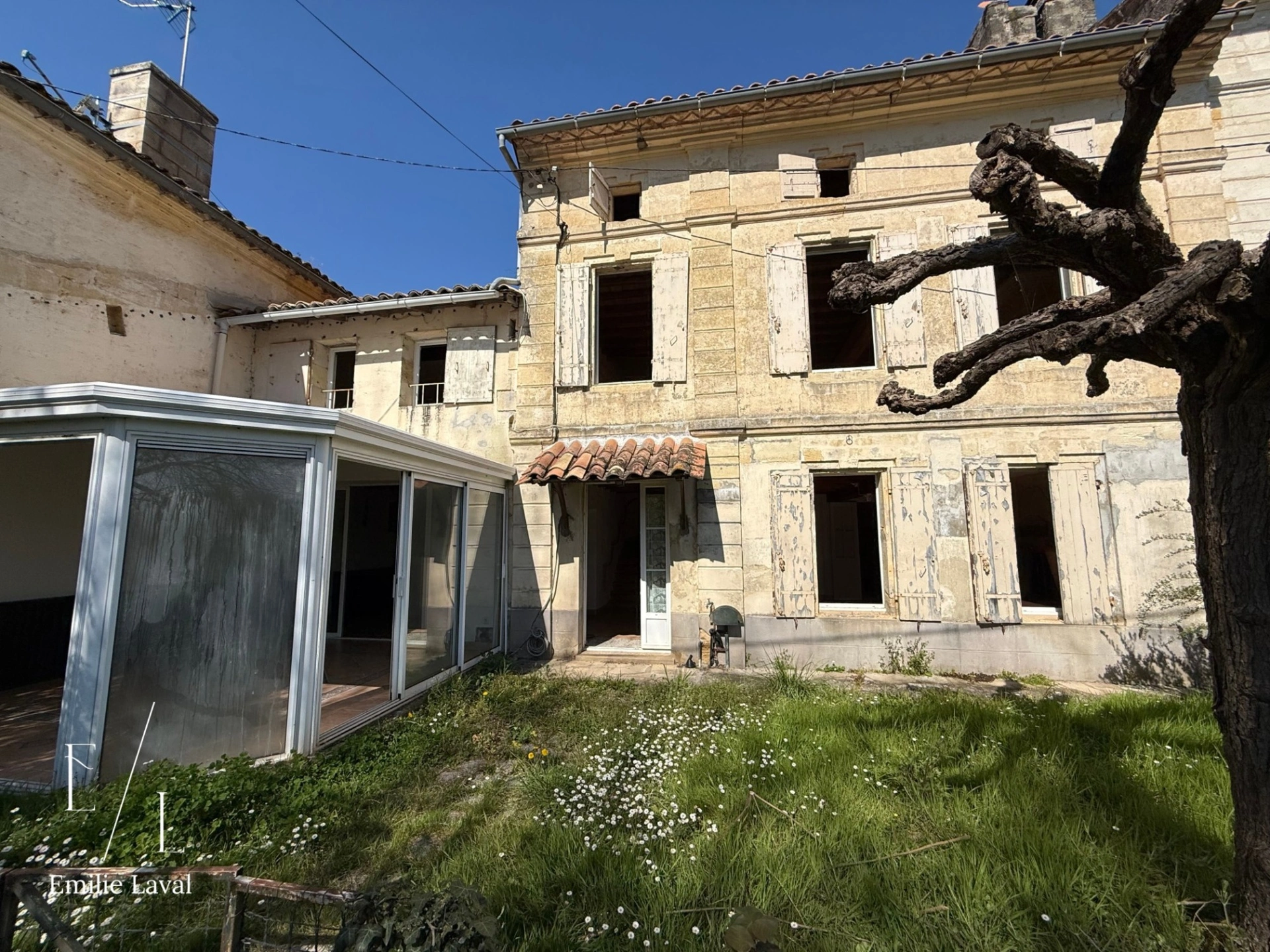 Maison 7 pièces 224 m² · à Sainte Terre · 224 m² · 199 000 €