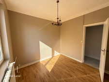 Maison avec dépendance, cave à vin et terrain clos de 1 737 m² à Pineuilh (33)