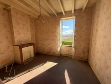 Maison en pierre à rénover vue dégagée plein sud PELLEGRUE (33)