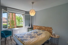  Grand T3 de 78 m² avec terrasse, garage possible et piscine privative à Bron (69)