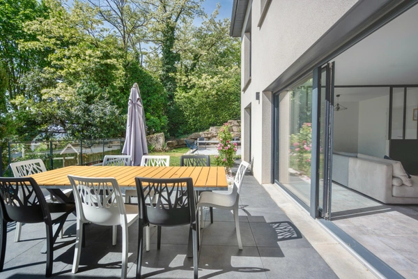 Maison contemporaine 7 pièces – Piscine – Hauteurs de Miribel – À 20 minutes de Lyon