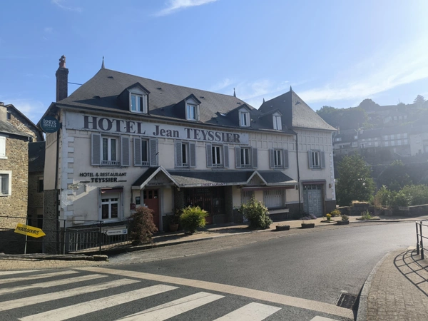Fonds de commerce à vendre UZERCHE (19)