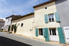 Maison de village 4 pièces avec cour intérieure et jardin - VARAIGNES (24)
