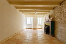 Maison de village 4 pièces avec cour intérieure et jardin - VARAIGNES (24)