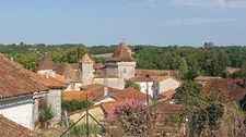 5-room village house with a nearby non-adjoining plot of land
