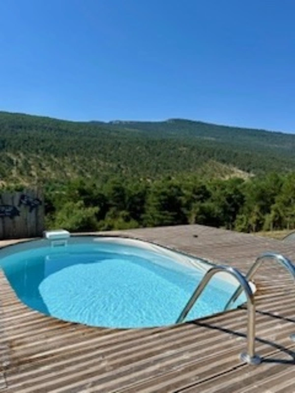 LA PALUD SUR VERDON Gite avec cuisine professionnelle, piscine.