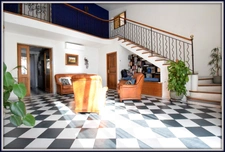 House LA COLLE SUR LOUP (06) with independent studio