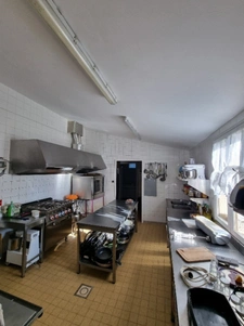 LA PALUD SUR VERDON Gite avec cuisine professionnelle, piscine.