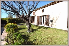 House LA COLLE SUR LOUP (06) with independent studio