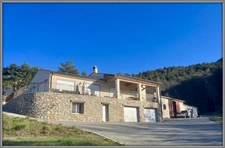 Peyroules property: Villa with indoor pool and outbuildings, high profitability.