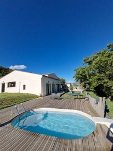 LA PALUD SUR VERDON Gite avec cuisine professionnelle, piscine.